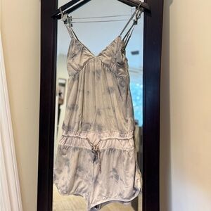 ARITZIA WILFRED Grey and White Tie Dye Romper (S)